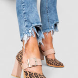 Selveta - Suede sandaalid leopardimustriga ja stabiilse kontsaga